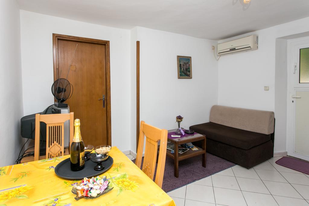 Hrvoje Place Apartments ดูบรอฟนิก ภายนอก รูปภาพ